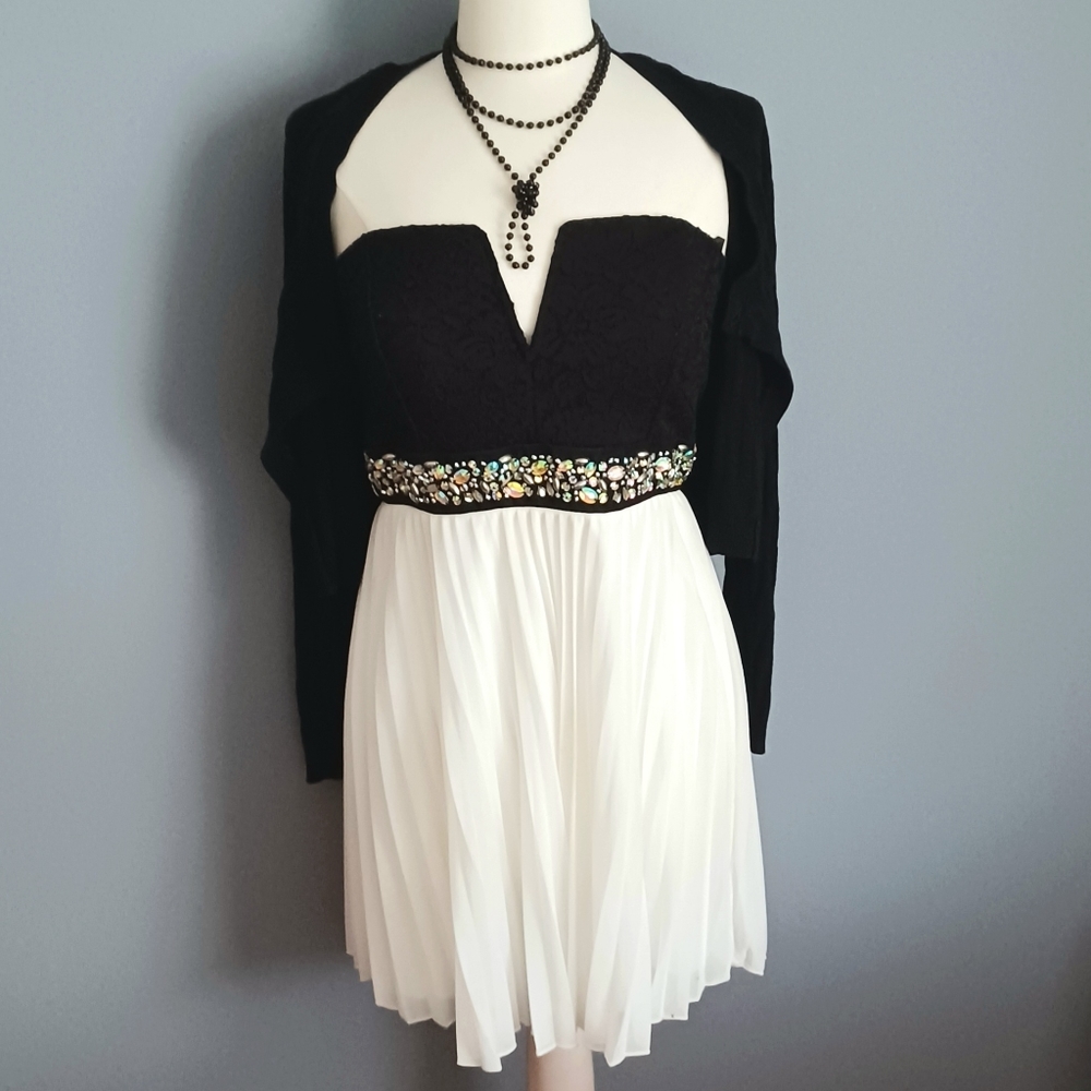 Y2K Deb Sleeveless Embellished Party Dress